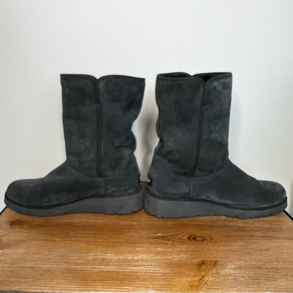 UGG Amie Black Classic Suede Leather Boots Size 11 - Picture 6 of 11